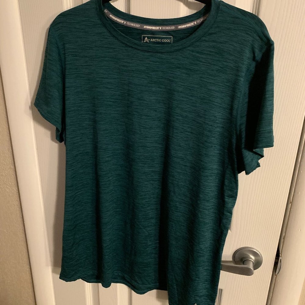 Arctic Cool  Instant Cooling Women's Crew Neck Shirt
